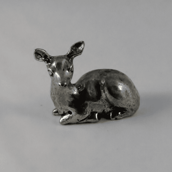 Faon , biche miniature en étain