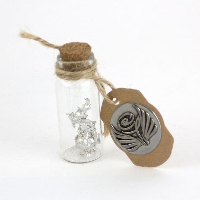 Fiole avec pépite d'étain h:5cm