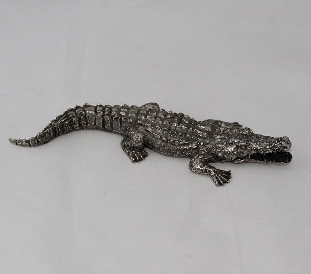 Grand crocodile en étain, alligator de Michel Laude