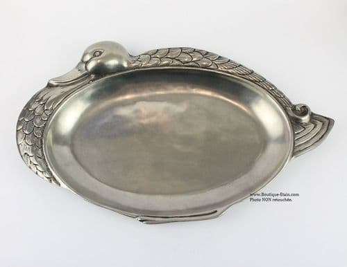 Grand plat de présentation décor canard en étain
