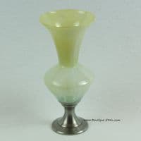 Grand vase en verre teinté jaune, et étain