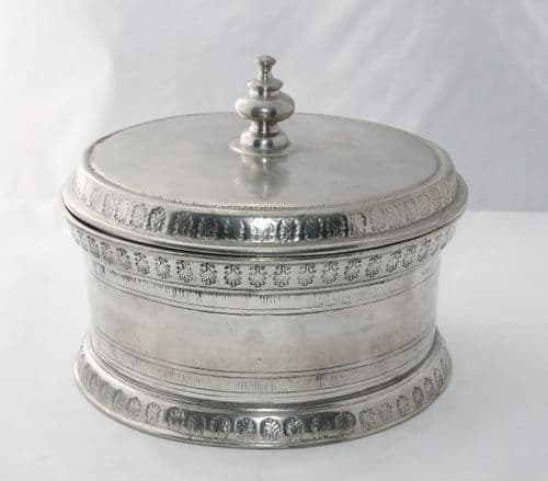 Grande boîte ronde à couvercle