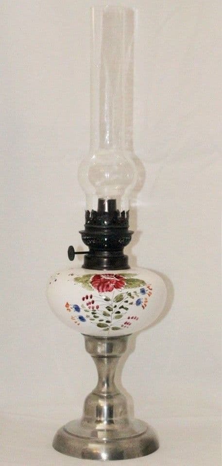 Grande lampe à pétrole étain et faïence