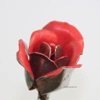 Grande rose rouge en étain, peinte à la main.