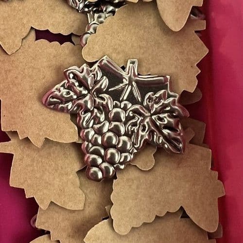 Grappe de raisin autocollante en étain