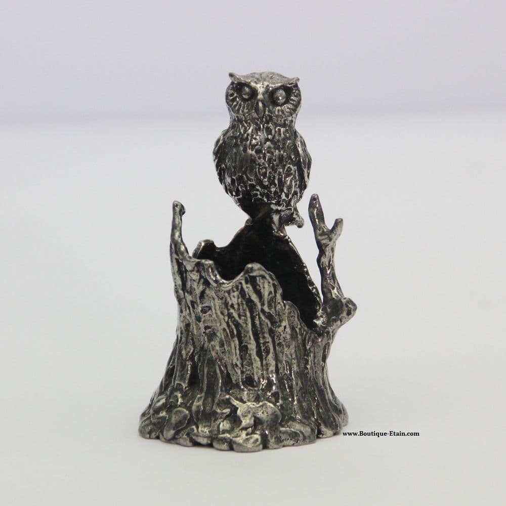 Hibou sur vieux tronc en étain, porte pique