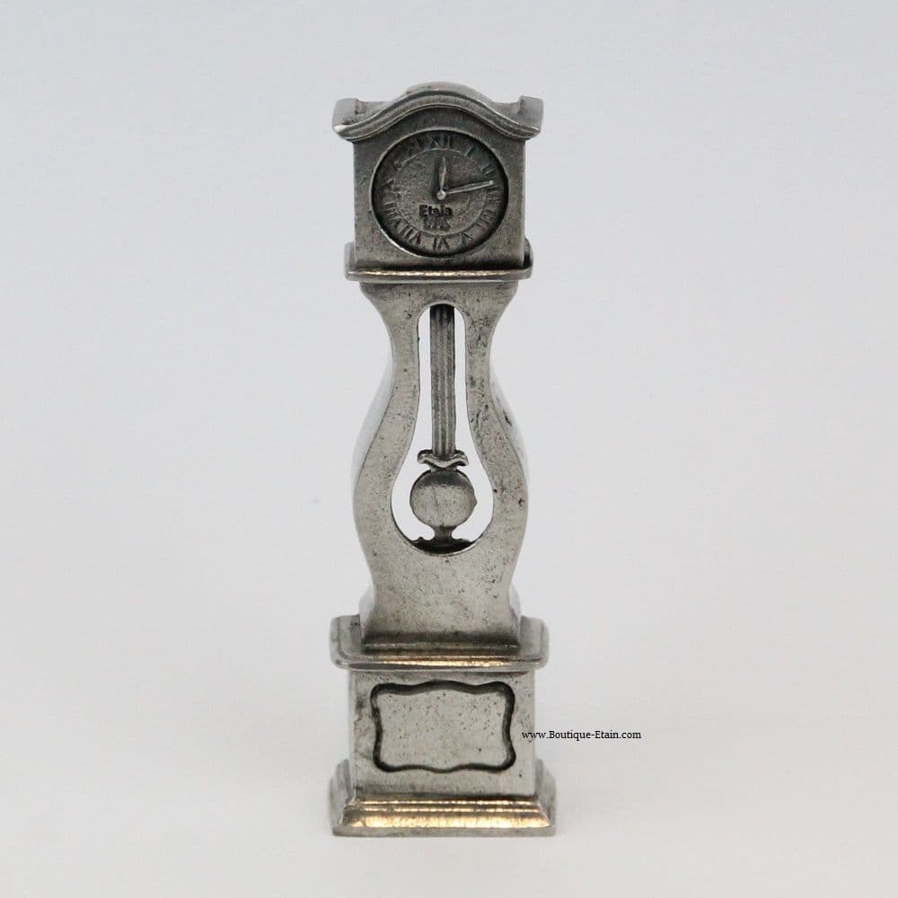 Horloge contoise miniature en étain