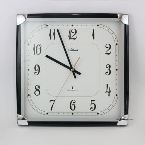 Horloge moderne noire forme carrée Radio-pilotée