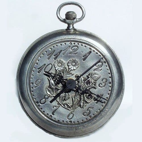 Horloge pendule forme montre gousset en étain