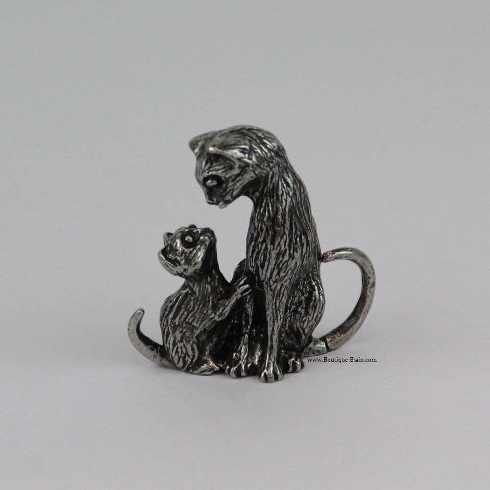 La chatte et son chaton en étain
