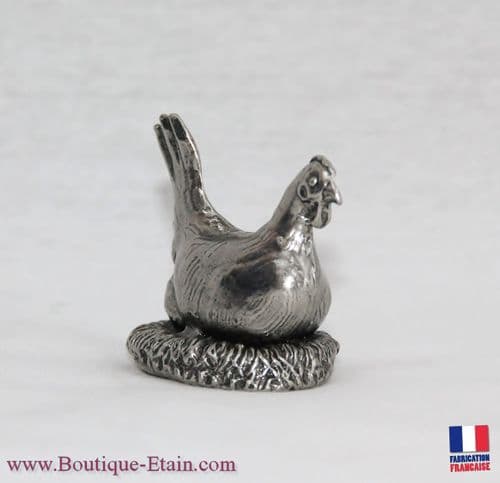 La poule pondeuse en étain
