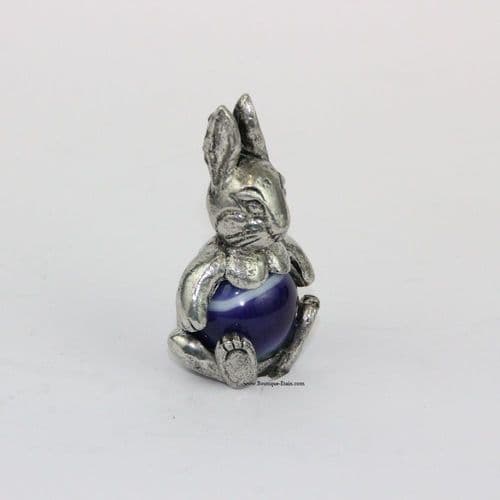 Lapin en étain et pierre minérale