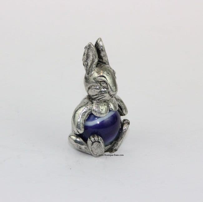 Lapin en étain et pierre minérale