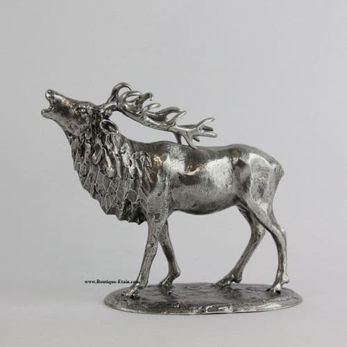 Le Grand Cerf en étain sur socle