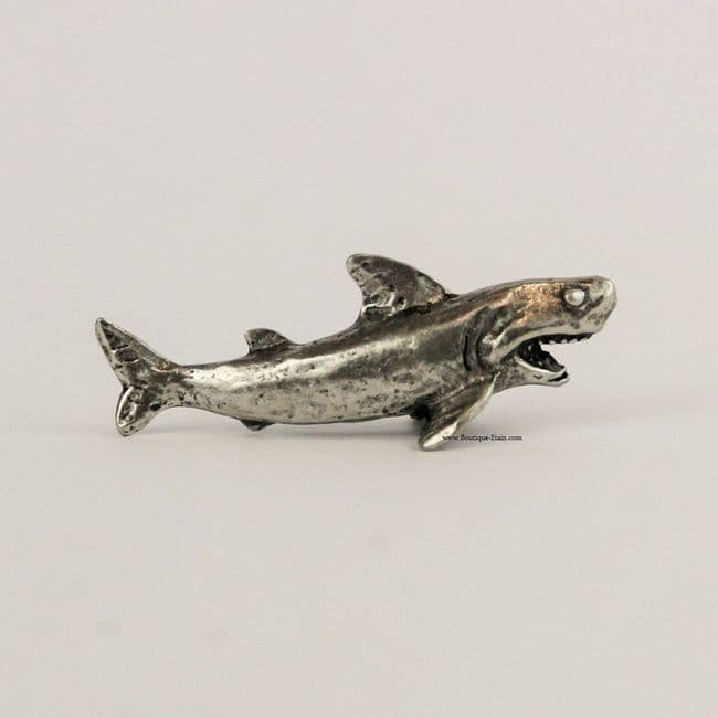 Le Requin de Tintinen étain