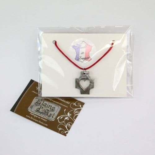 Médaille ou médaillon , pendentif croix et coeur en étain par Michel Laude