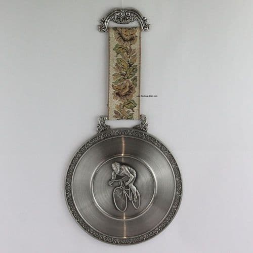 Médaillon le Cycliste en étain