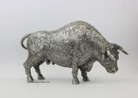 Magnifique taureau en étain