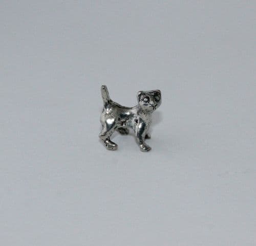 Mini chat tout petit chaton en étain