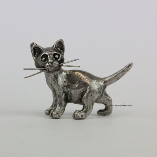 Minou aux moustaches en étain