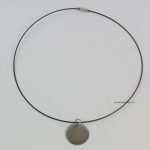 Pendentif en étain forme rond + tour de cou
