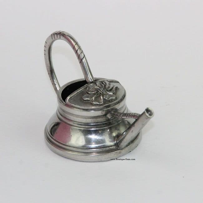 Petit arrosoir rond en étain
