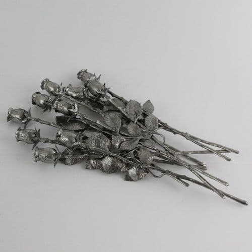 Petit bouquet de 10 roses en étain 24 cm