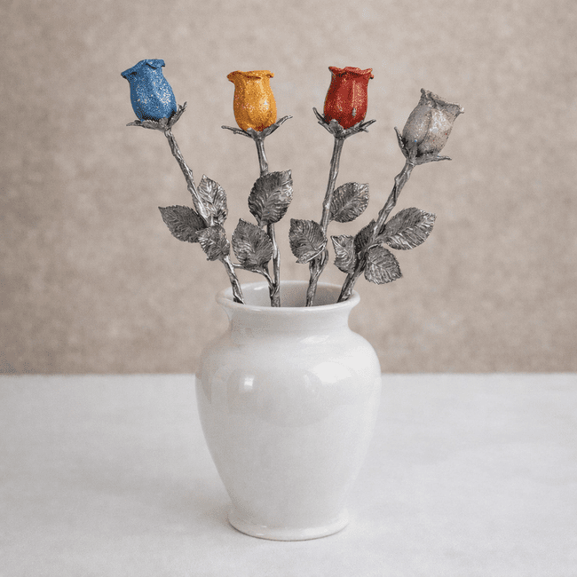 Petit bouquet de 5 roses colorée en étain 24 cm