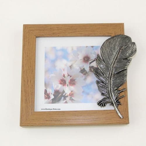Petit cadre photo plume en étain