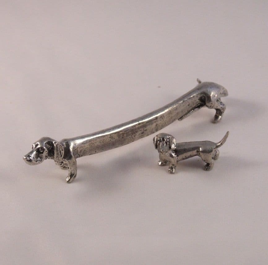 Lot de 7 portes couteaux chiens teckels en métal étain vintage - Arts de la table