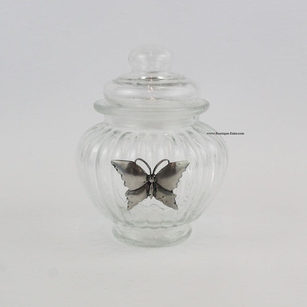 Petit pot décor papillon en étain.