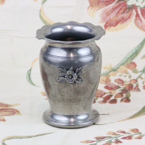 Petit pot, vase fleuri en étain