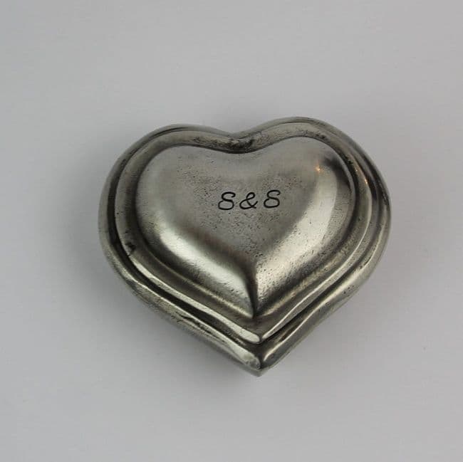 Petite boîte coeur rustique en étain + gravure