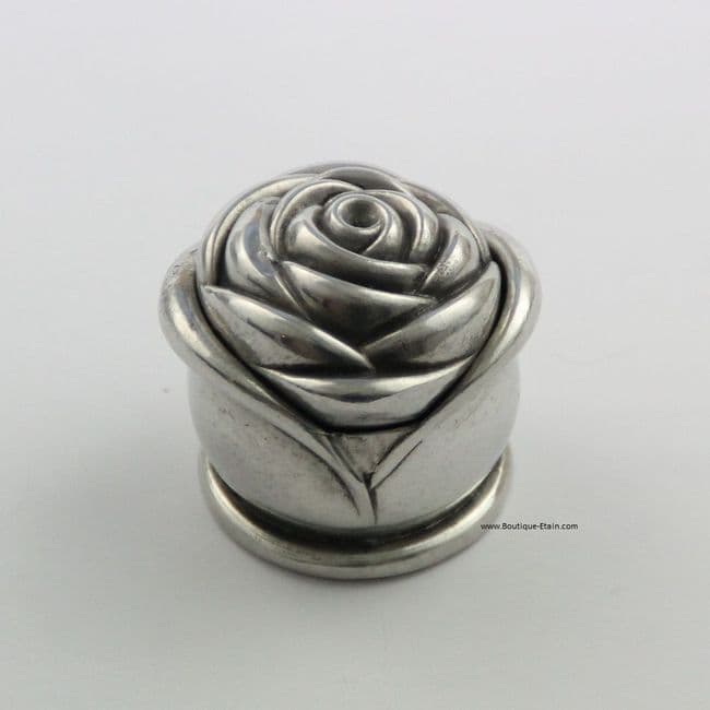 Petite boîte en forme de rose en étain