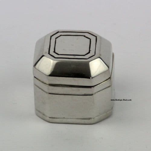 Petite boîte pilulier carrée à secret ou à dent de lait