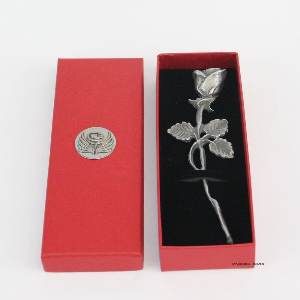 Petite rose en étain dans coffret