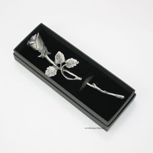 Petite rose en étain dans coffret