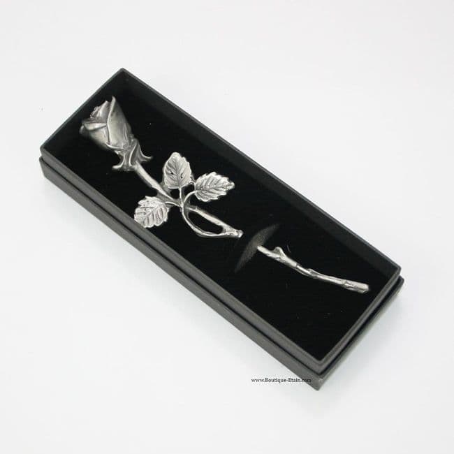 Petite rose en étain dans coffret
