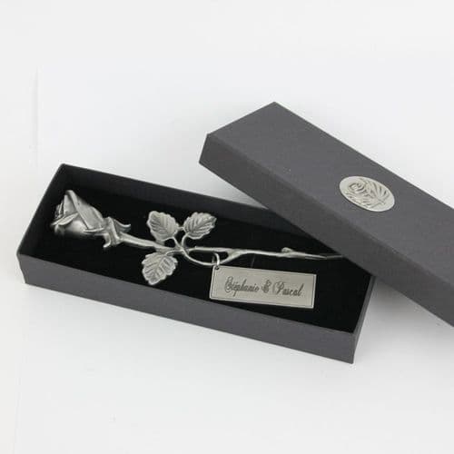 Petite rose en étain dans coffret + étiquette gravée