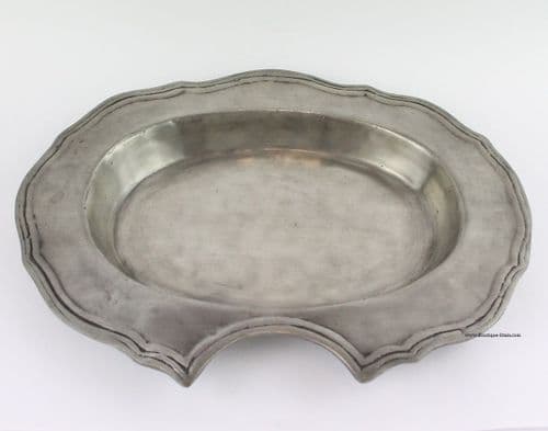 Plat à barbe en étain