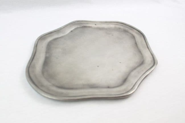 Plat ou plateau, coupe de service octogonale en étain L24cm