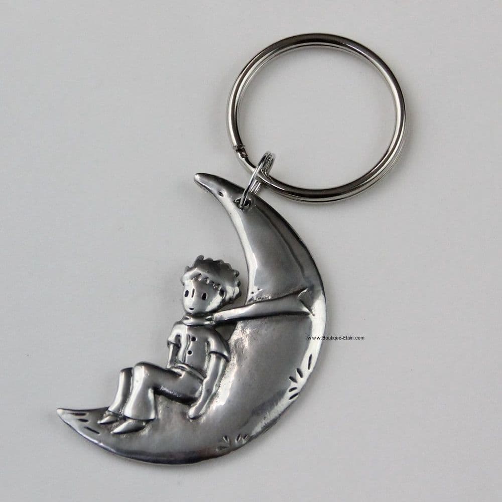 Porte-clés ou porte-clefs Le petit Prince sur la lune en étain.