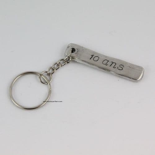 Porte clef barre d'étain gravée 10 ans