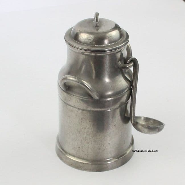 Pot à lait miniature en étain avec louche