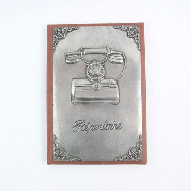 Répertoire téléphonique en étain