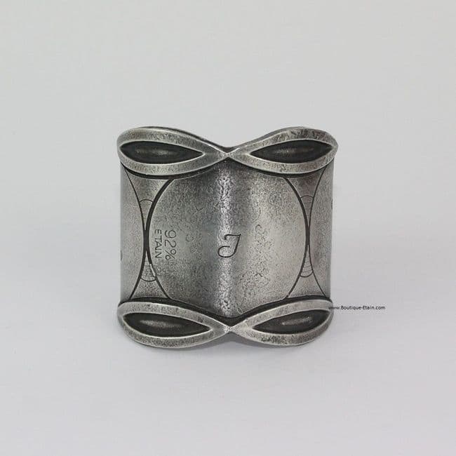 Rond de serviette gravé en étain