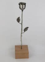 Rose en étain gravée , fabrication française