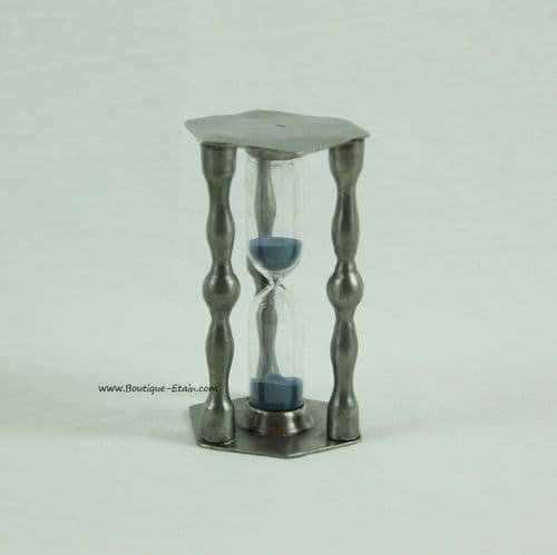 Sablier à sable bleu en étain.