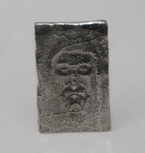 Saint suaire miniature en étain