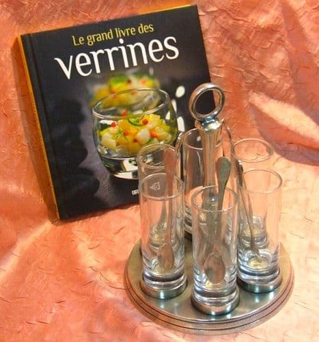 Service à verrines et son support de présentation